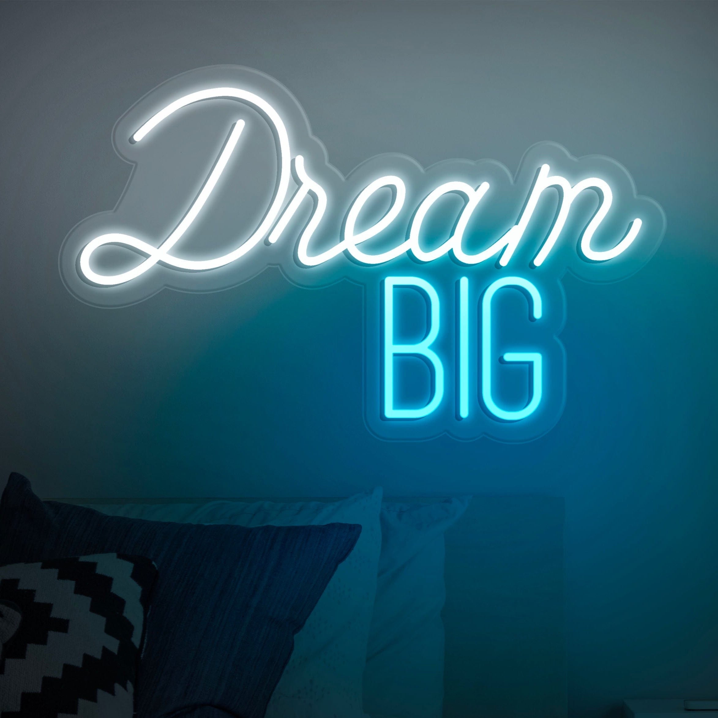 Dream Big Neon Sign vista 1